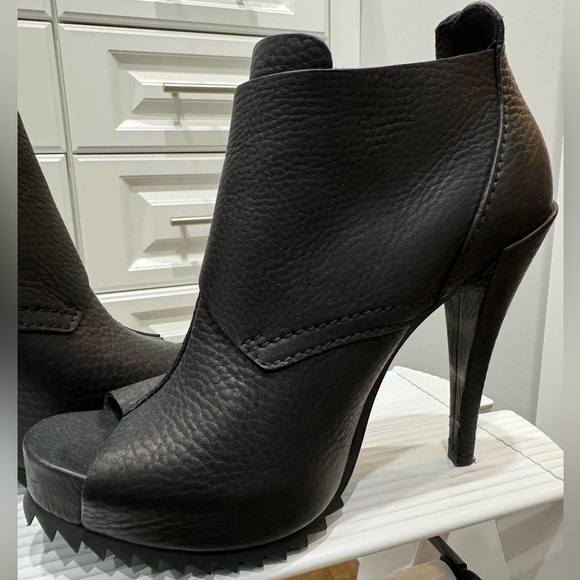 Pedro Garcia Leather Peep Toe Booties Size 8 - Picture 5 of 7
